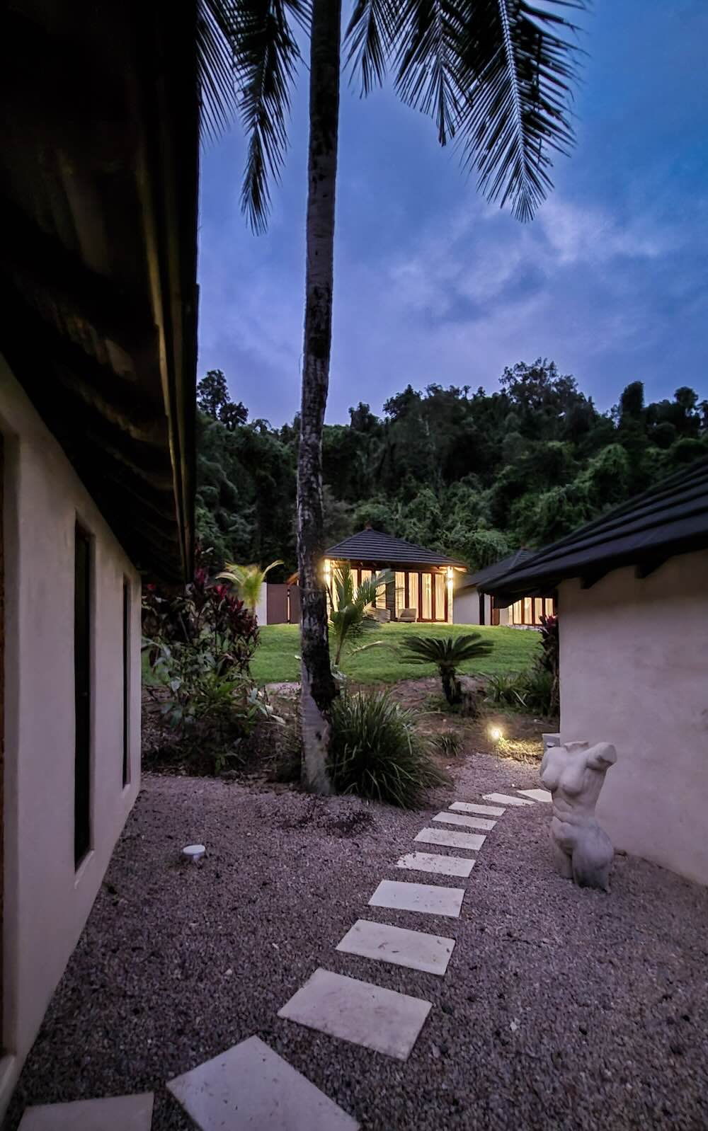 Executive Retreats Bali Hai Bungalows Path 2